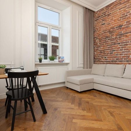 Apartment Strzelecka Old Town Cracow By Renters Prestige Krakow Bagian luar foto