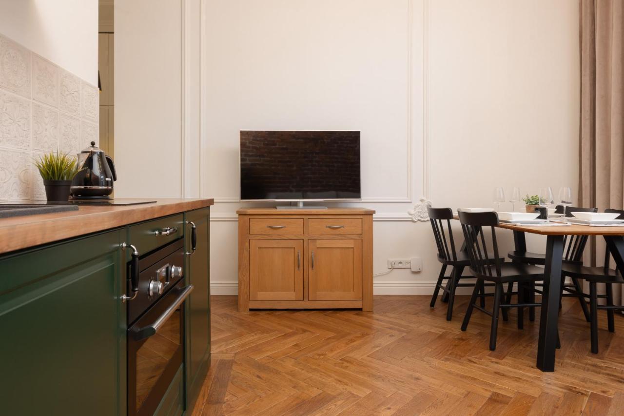 Apartment Strzelecka Old Town Cracow By Renters Prestige Krakow Bagian luar foto