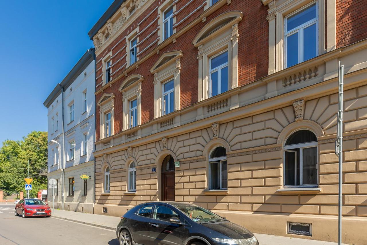 Apartment Strzelecka Old Town Cracow By Renters Prestige Krakow Bagian luar foto