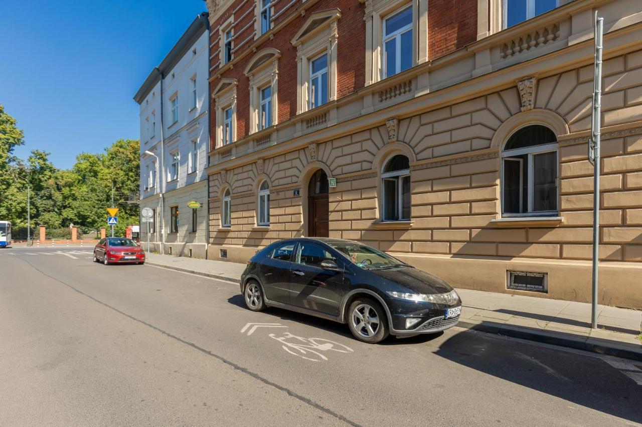 Apartment Strzelecka Old Town Cracow By Renters Prestige Krakow Bagian luar foto